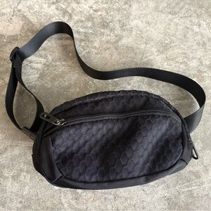 CALIA Lululemon style belt bag fanny pack